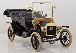 Ford Model T Touring Cabriolet / Roadster 1912 Black Ford Model T Touring Cabriolet / Roadster 1912 Black Car for Sale. 492079