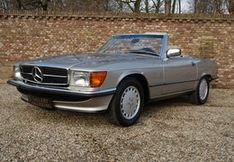 Mercedes-Benz 560 SL W107 Cabriolet / Roadster 1988 Silver Mercedes-Benz 560 SL W107 Cabriolet / Roadster 1988 Silver Car for Sale. 494013