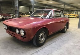 Alfa Romeo 1750 Bertone Coupe 1971 Red Alfa Romeo 1750 Bertone Coupe 1971 Red Car for Sale. 495128