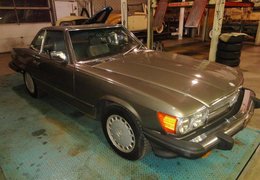 Mercedes-Benz 560 SL Cabriolet / Roadster 1987 Silver Mercedes-Benz 560 SL Cabriolet / Roadster 1987 Silver Car for Sale. 473637
