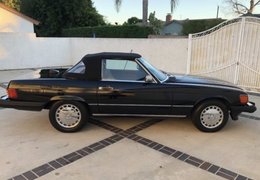 Mercedes-Benz 560 SL R107 Cabriolet / Roadster 1987 Black Mercedes-Benz 560 SL R107 Cabriolet / Roadster 1987 Black Car for Sale. 507617
