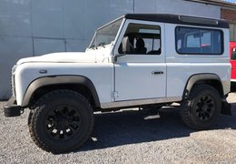 Land Rover Defender 90 TD4 SUV 2007 White Land Rover Defender 90 TD4 SUV 2007 White Car for Sale. 520623