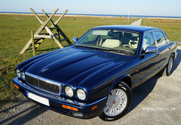 Daimler Double Six Sedan / Saloon 1997 Blue Daimler Double Six Sedan / Saloon 1997 Blue Car for Sale. 527339