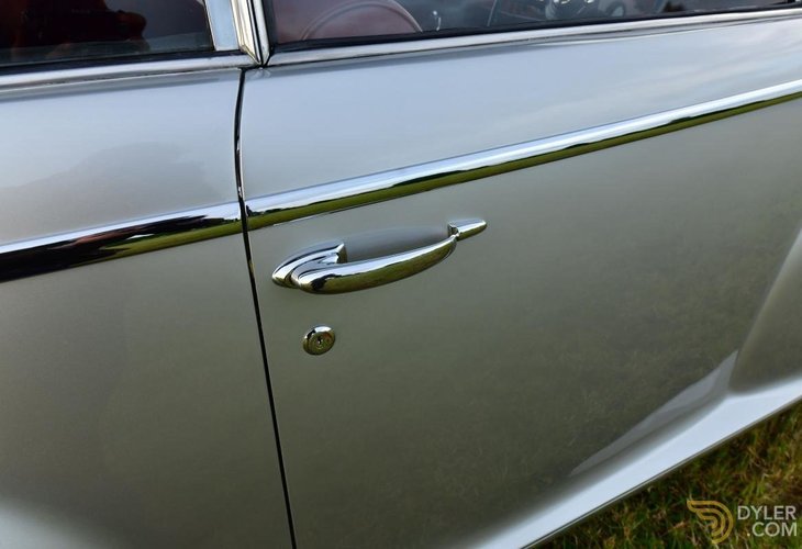 81-98 ROLLS ROYCE SILVER SPUR LEFT DOOR HANDLE