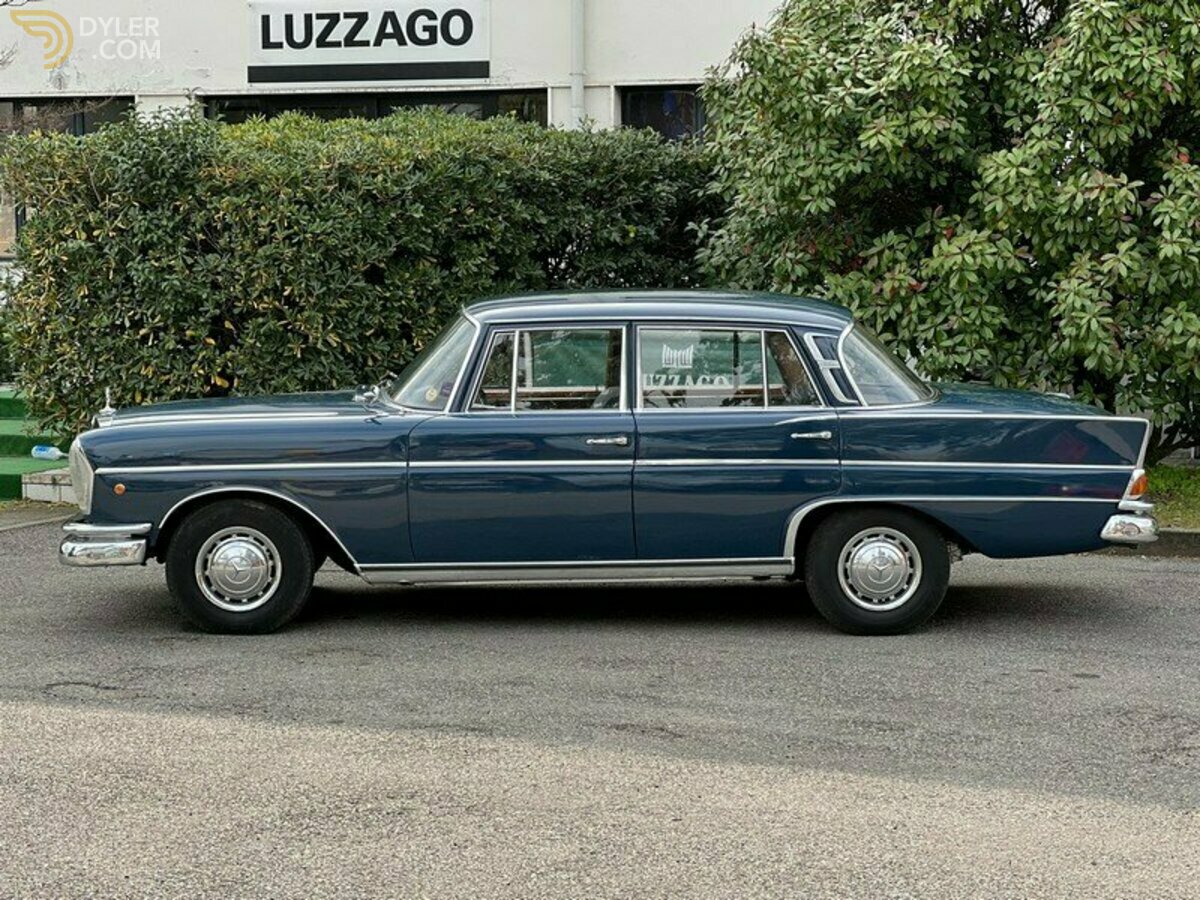 1962 Mercedes-Benz 300 SE Automatic "Fintail" 1 of 3776, foto 2