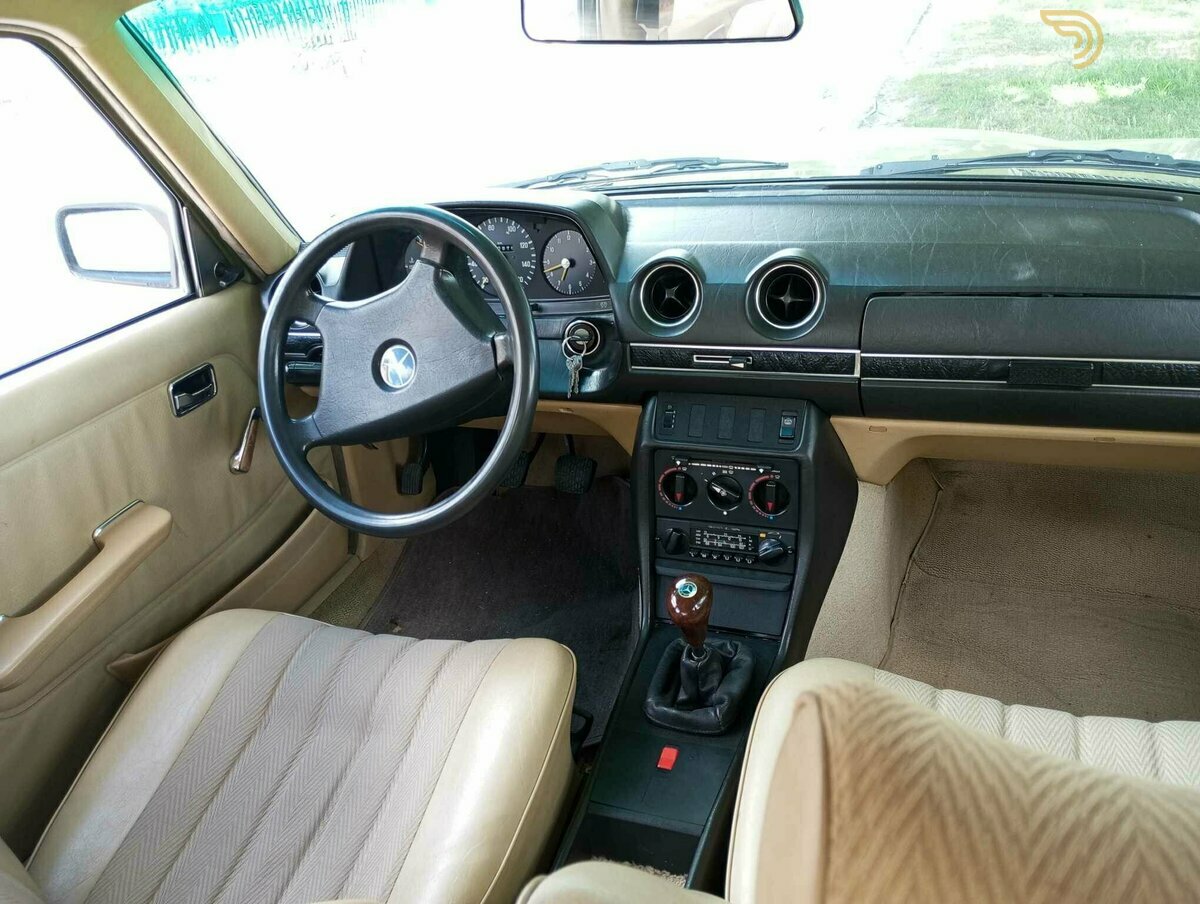 1981 Mercedes-Benz E 200, foto 10