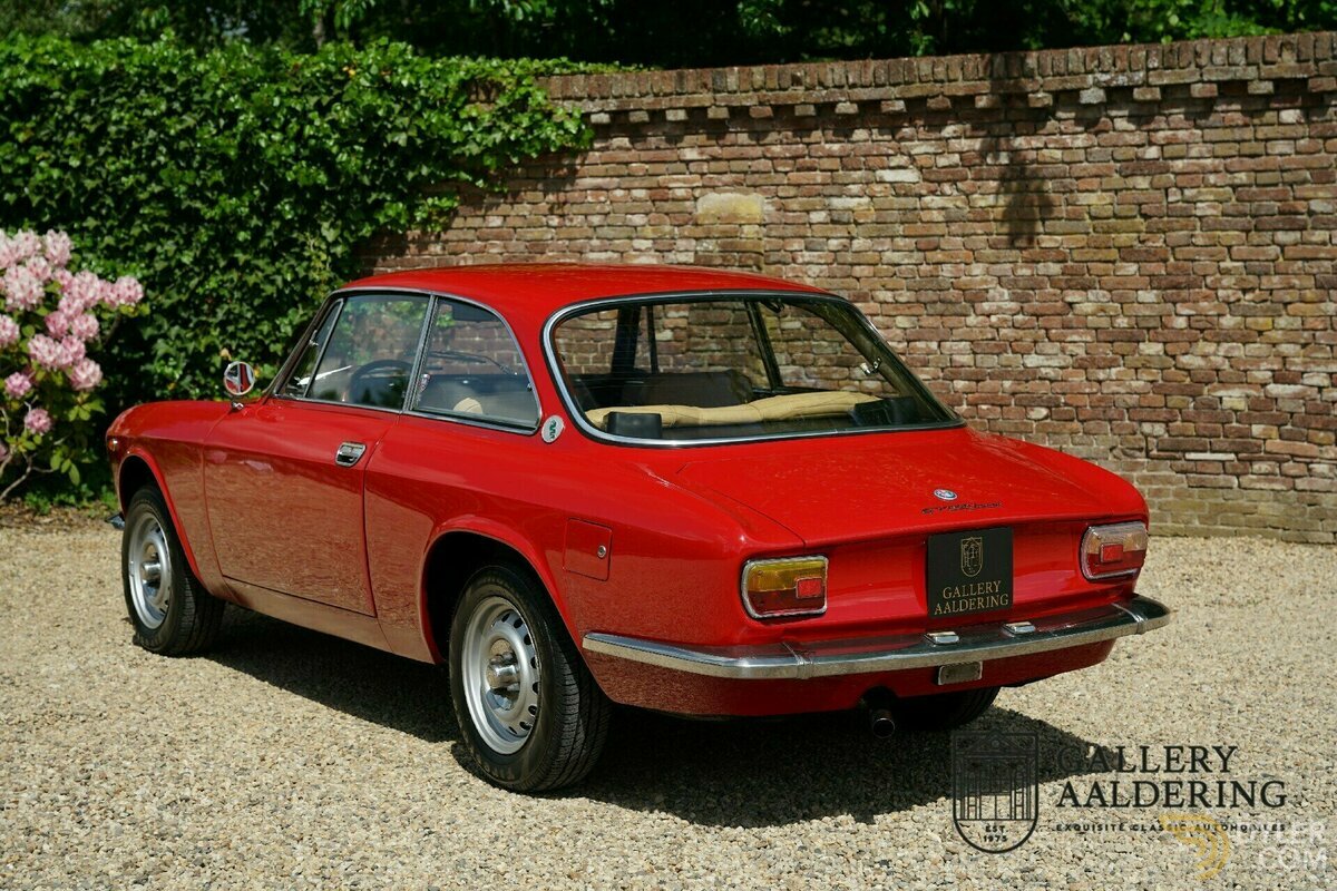 1975 Alfa Romeo 1300 GT, foto 2