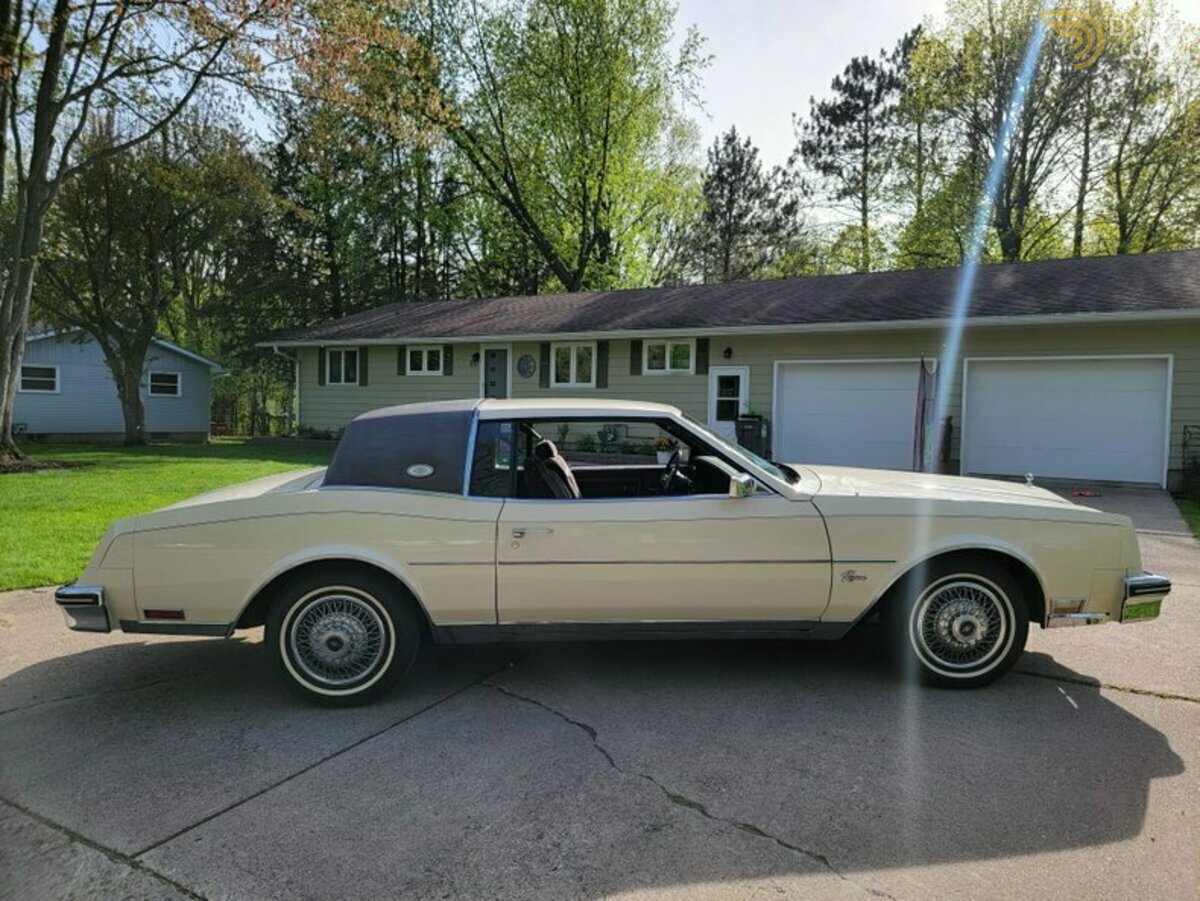 1984 Buick Riviera 2dr Coupe, foto 10