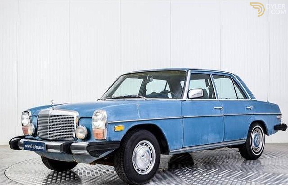 Mercedes 300 D W115 USA Bleu Métal 1976 1/43 Matrix