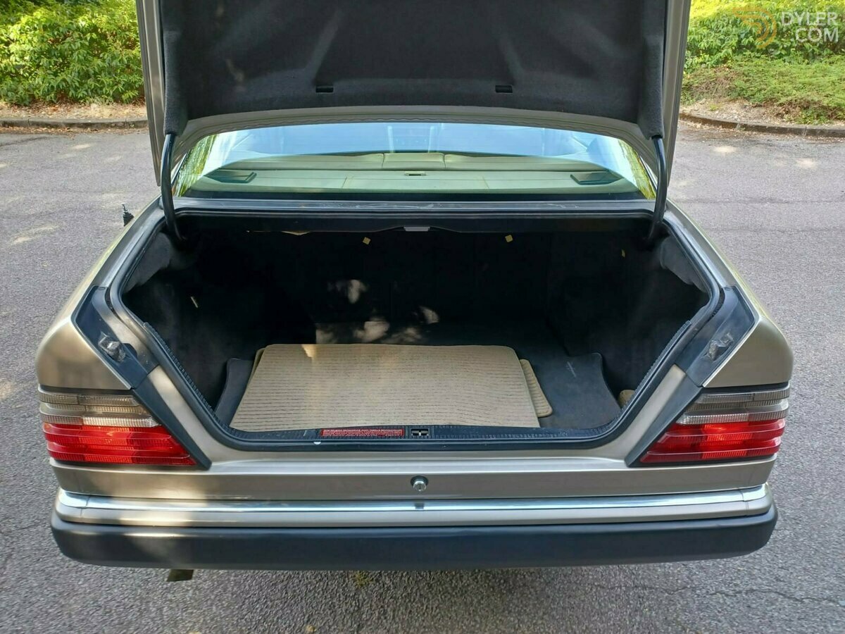 1992 Mercedes-Benz 230 E 4dr Auto W124, foto 8
