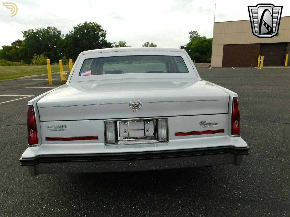 1985 Cadillac Fleetwood, foto 2