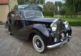 Rolls-Royce Silver Wraith H.J. Mulliner Saloon Sedan / Saloon 1952 Black Rolls-Royce Silver Wraith H.J. Mulliner Saloon Sedan / Saloon 1952 Black Car for Sale. 302683