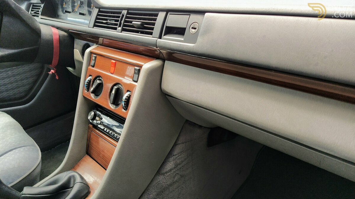1990 Mercedes-Benz 250 D W124, foto 8