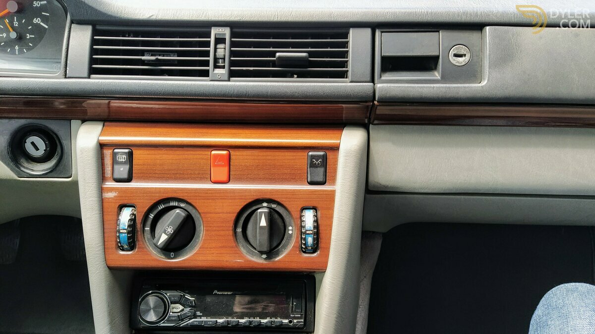 1990 Mercedes-Benz 250 D W124, foto 9