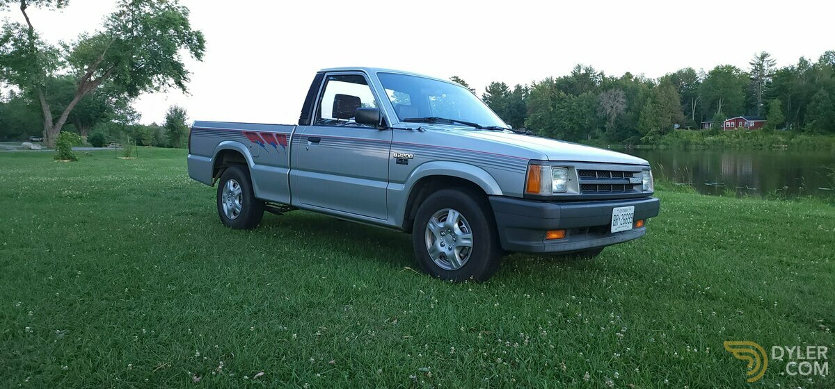 1989 Mazda B2200, foto 1