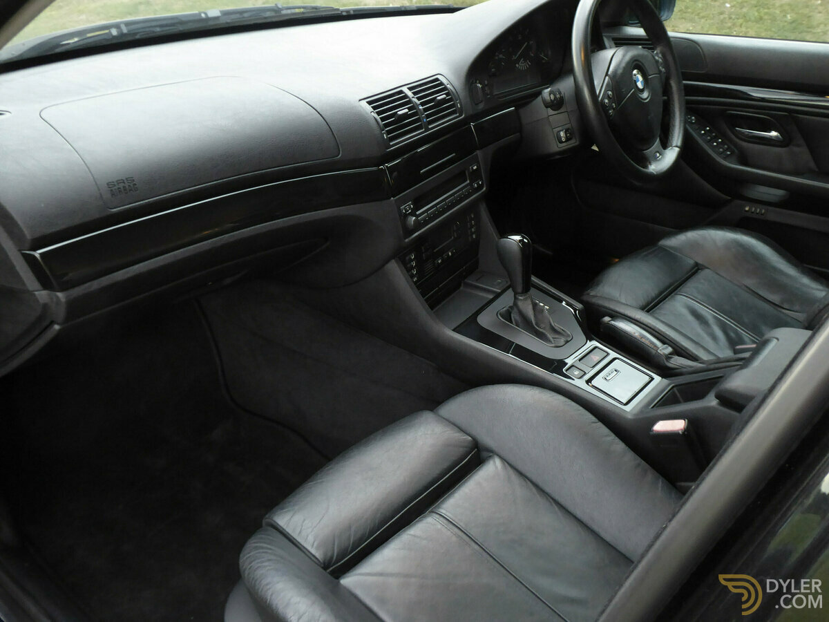 2000 BMW 540i V8 Saloon, foto 5