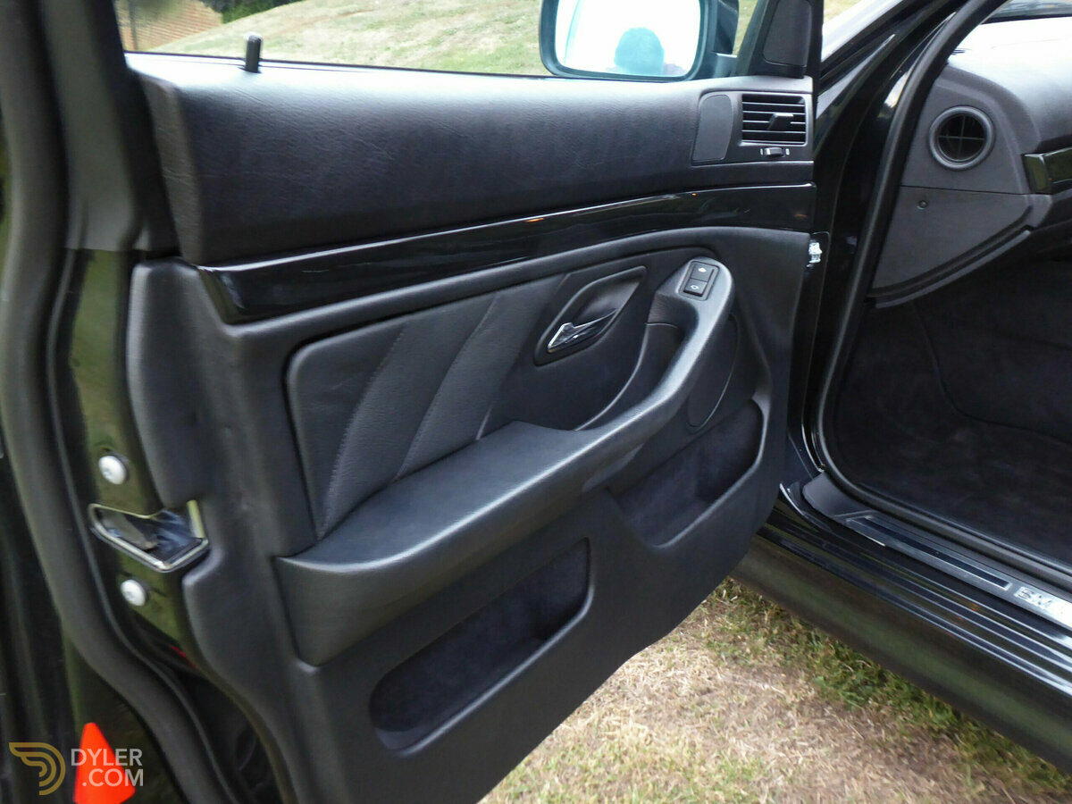 2000 BMW 540i V8 Saloon, foto 6