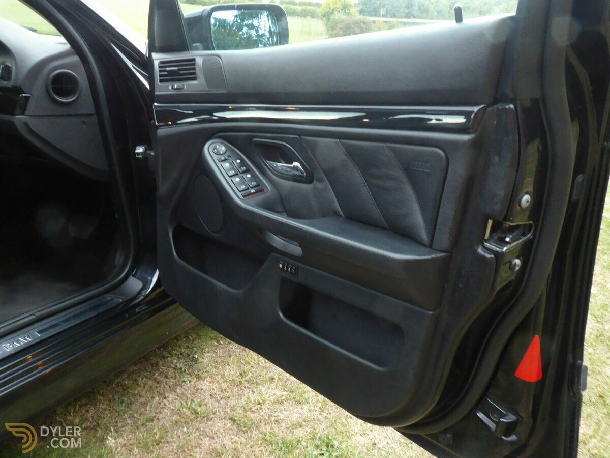 2000 BMW 540i V8 Saloon, foto 11