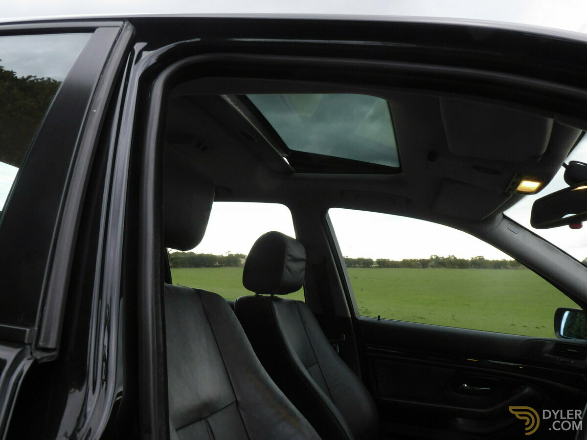 2000 BMW 540i V8 Saloon, foto 12