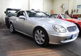 Mercedes-Benz SLK 320 Cabriolet / Roadster 2001 Silver Mercedes-Benz SLK 320 Cabriolet / Roadster 2001 Silver Car for Sale. 265560