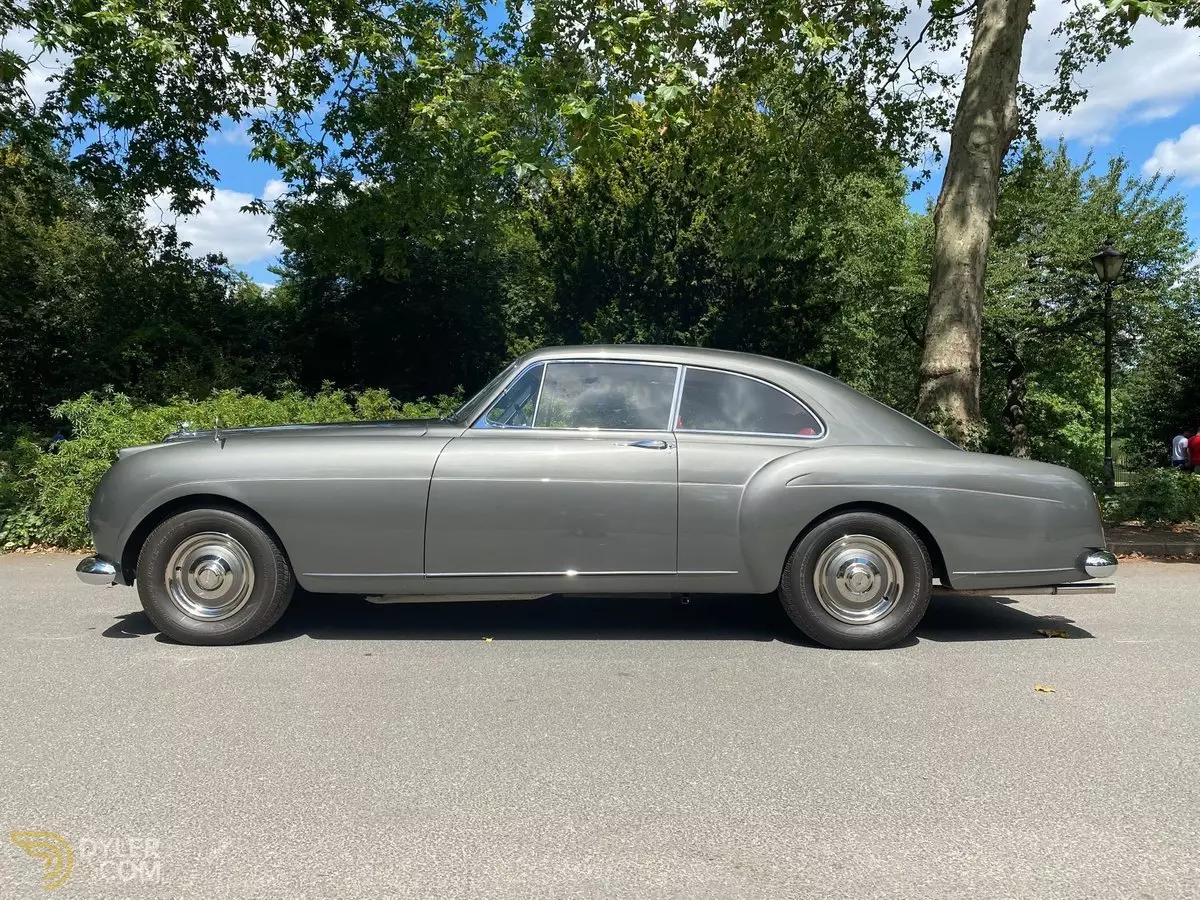 https://assets.dyler.com/uploads/cars/27942/1028497/large_classic-bentley-s1-continental-by-hj-mulliner-sedan-saloon-1956-grey-for-sale.webp