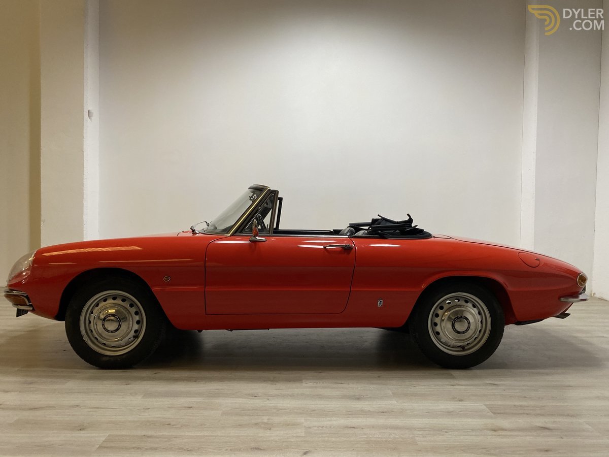 Classic 1967 Alfa Romeo Spider Osso Di Seppia 1 6 For Sale Price 55 800 Eur Dyler