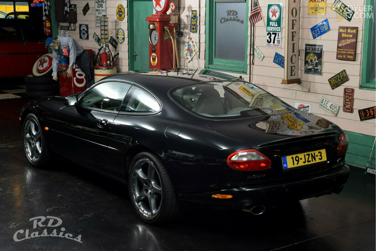 2000 Jaguar XKR, foto 4