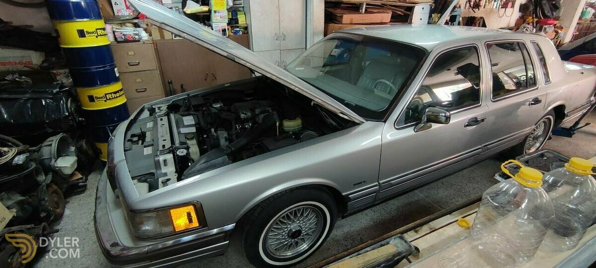 1990 Lincoln Town Car Executive Series, foto 2