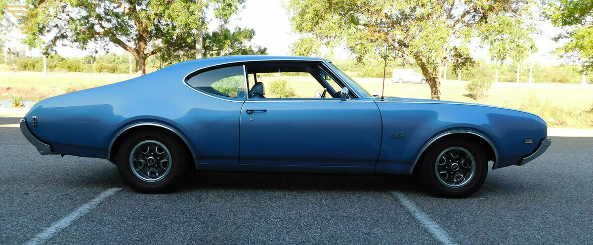 1969 Oldsmobile 4-4-2 Holiday Coupe, foto 3