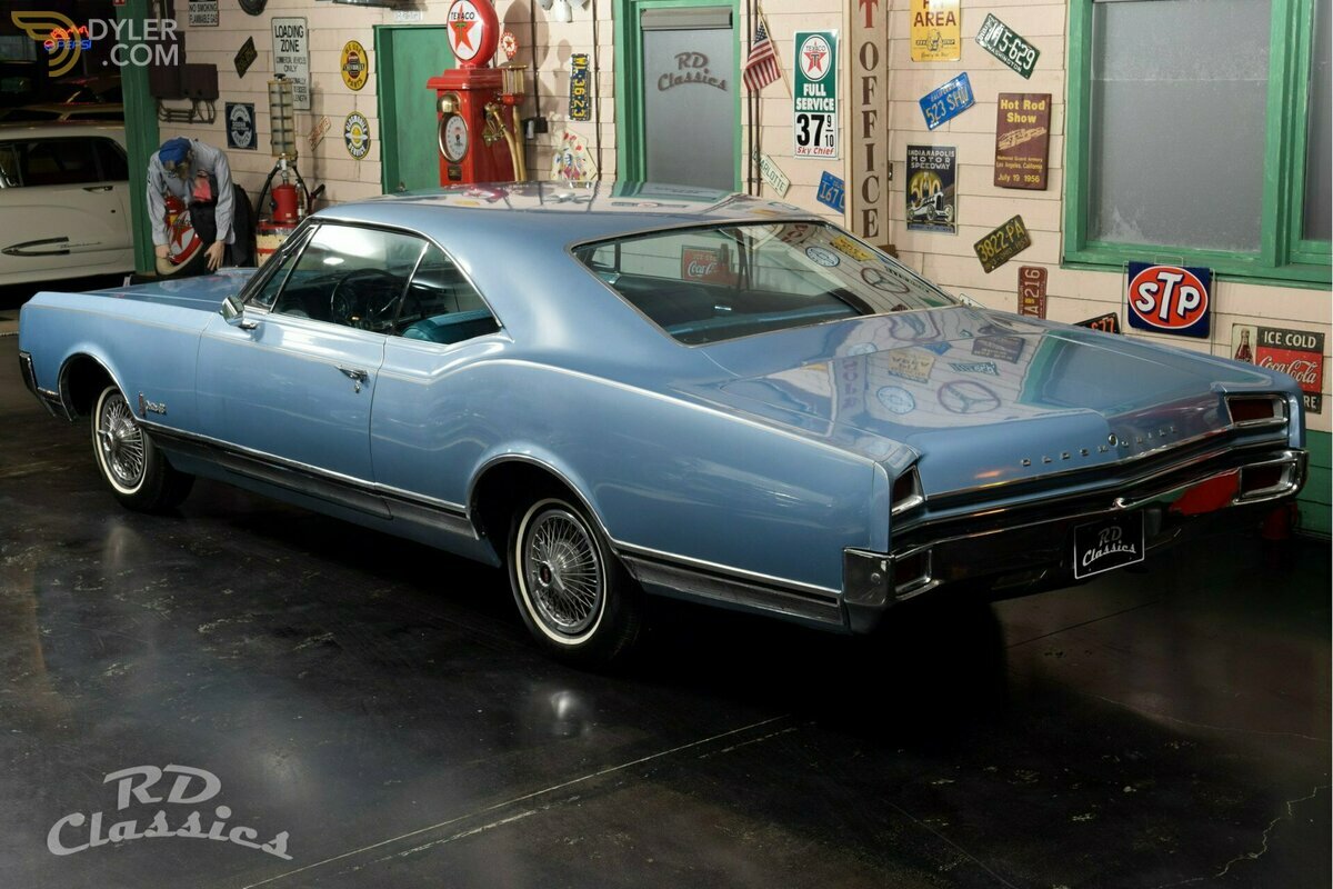 1965 Oldsmobile Delta 88 2 Door Hardtop Coupe, foto 3