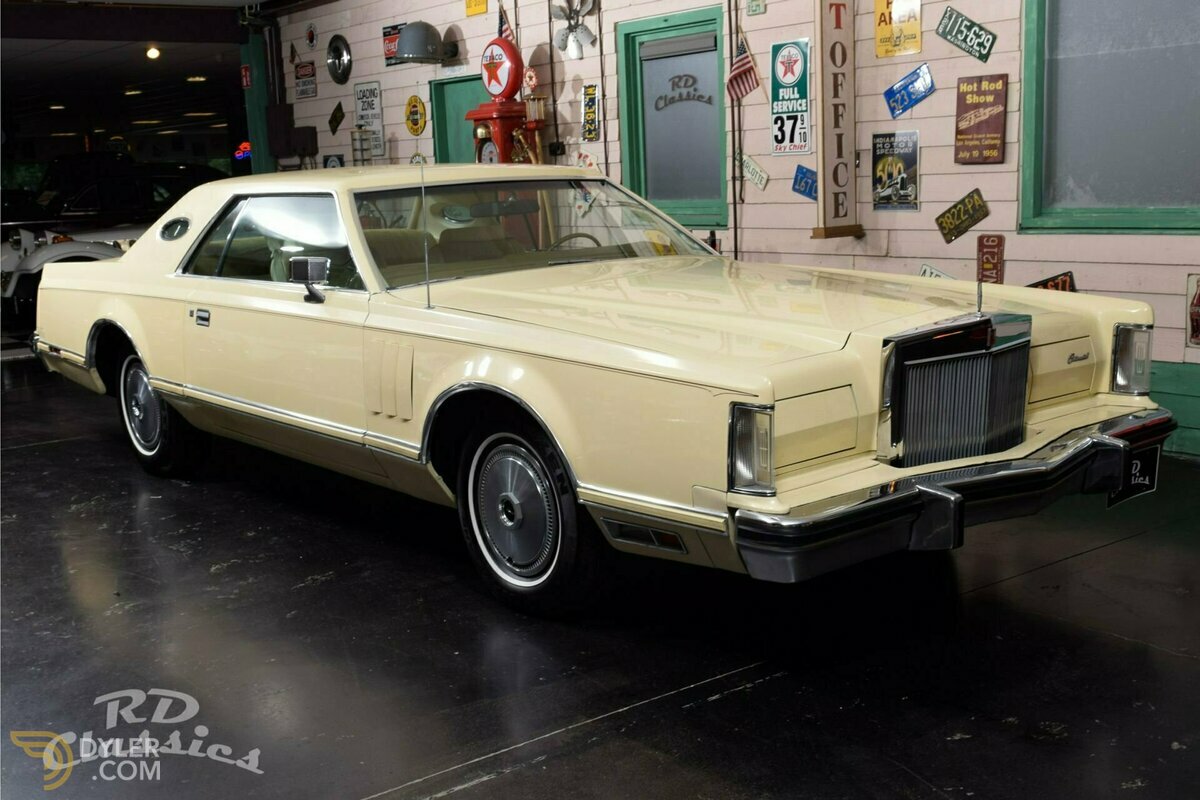 1979 Lincoln Continental Mark V 2D Coupe 6.6-liter V8, foto 4