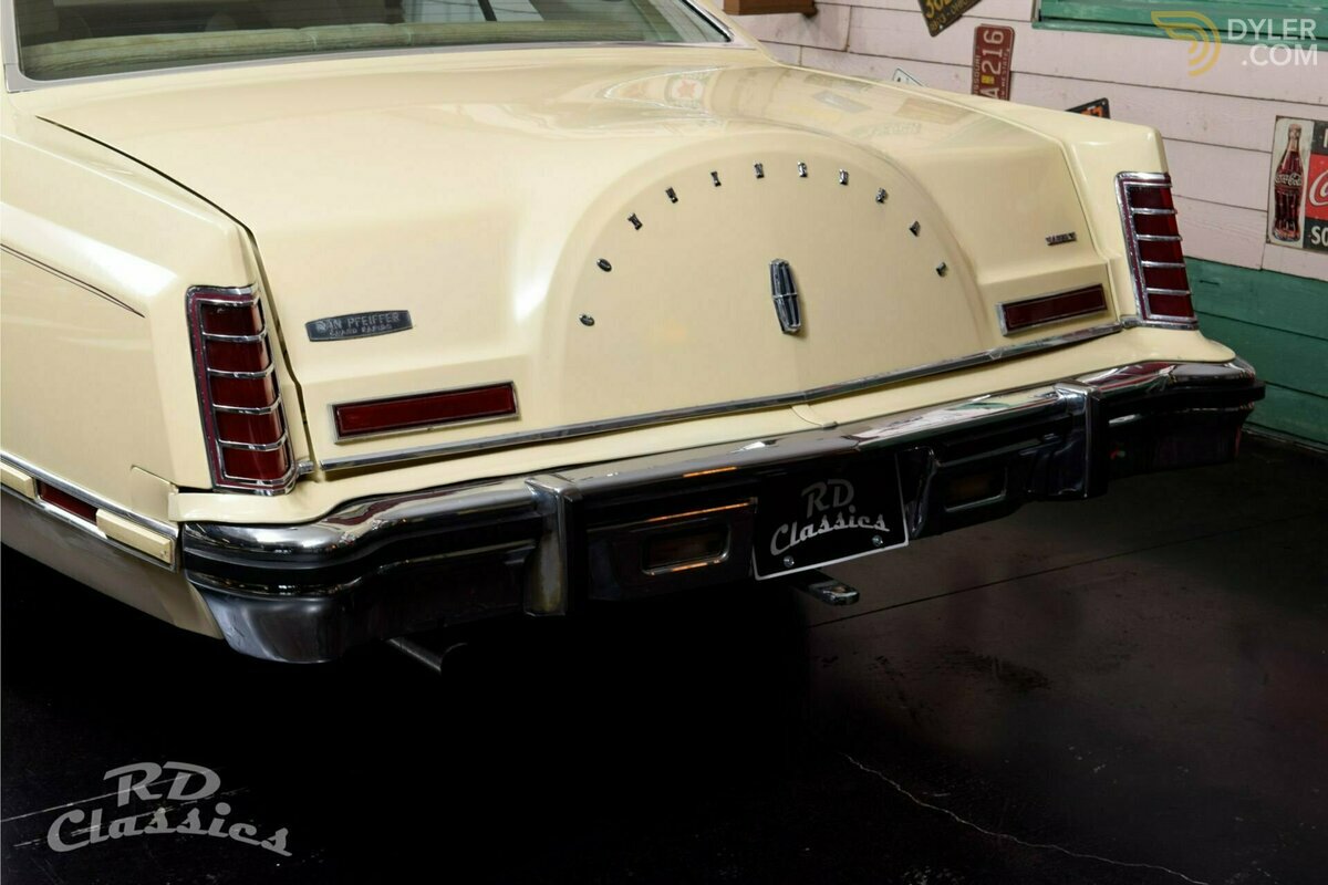 1979 Lincoln Continental Mark V 2D Coupe 6.6-liter V8, foto 10