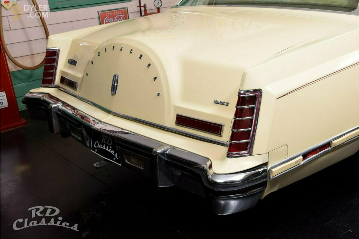 1979 Lincoln Continental Mark V 2D Coupe 6.6-liter V8, foto 11