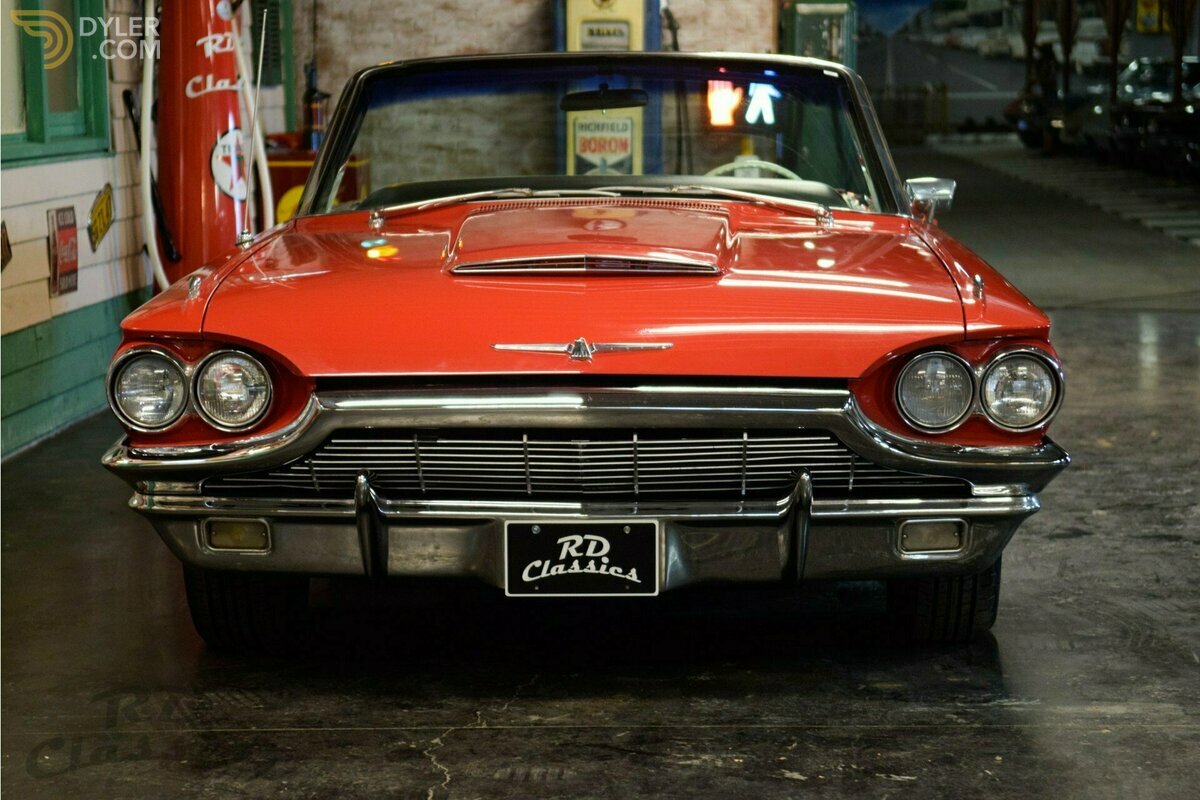 1965 Ford Thunderbird Convertible Rangoon Red, foto 2