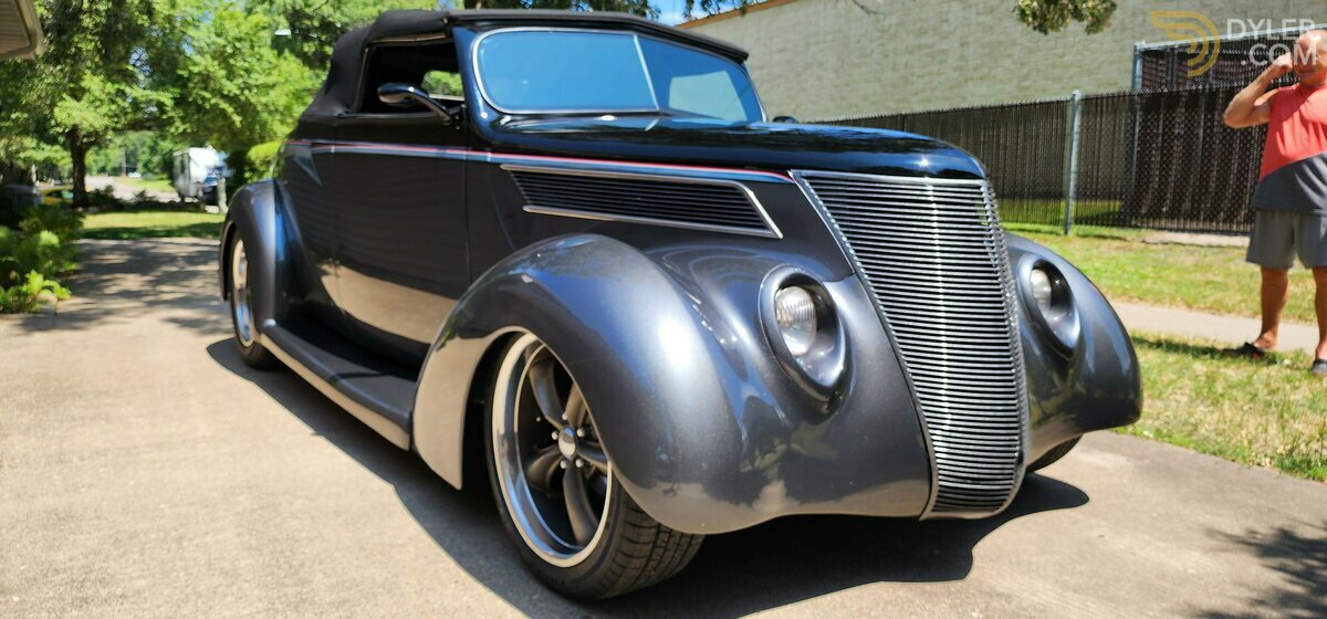 1937 Ford Roadster, foto 1