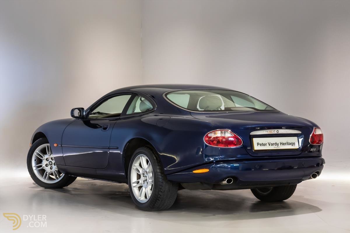 2001 Jaguar XK8, foto 2