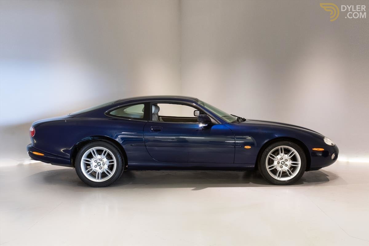 2001 Jaguar XK8, foto 3