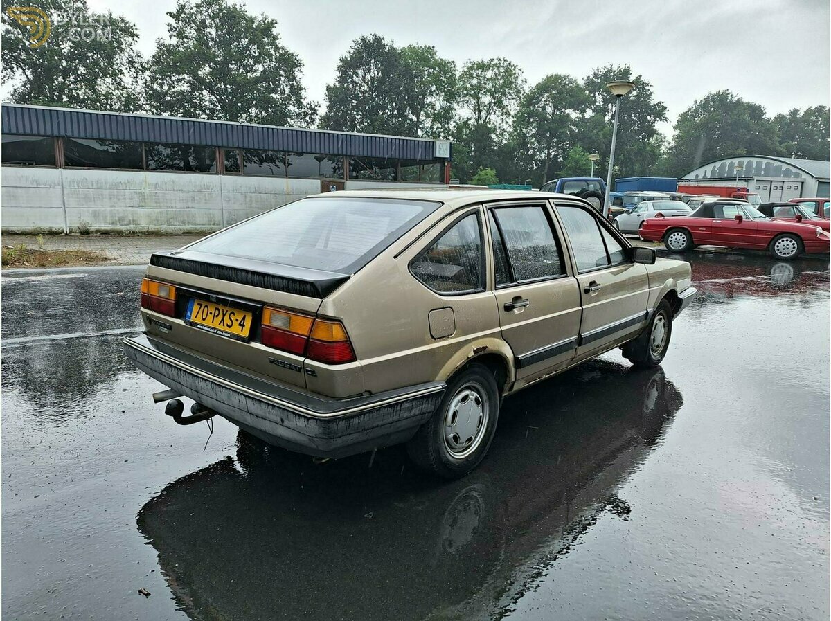 1986 Volkswagen Passat 1.6 TD 5 bak, foto 2