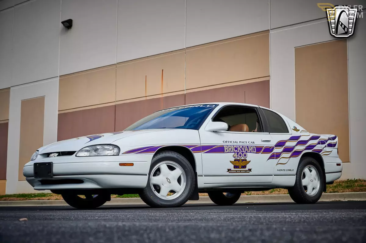 Classic 1995 Chevrolet Monte Carlo Z34 SS Brickyard 400 Pace Car