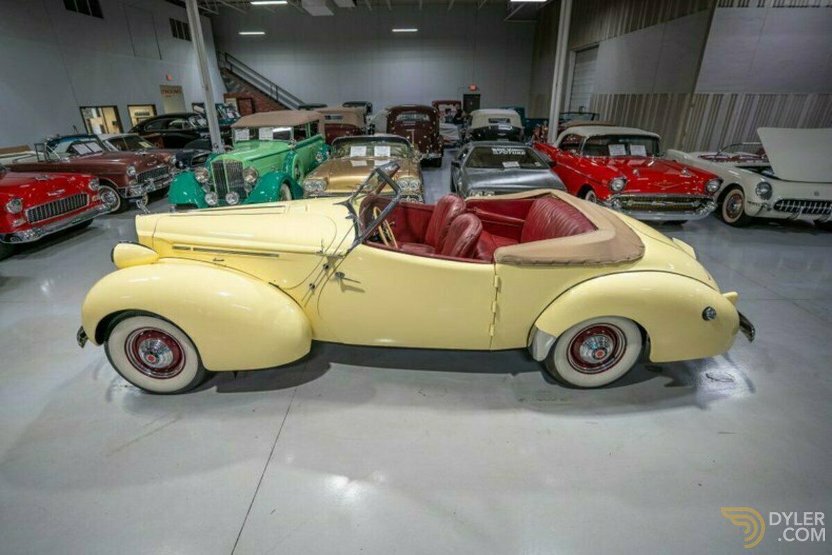 1939 Packard Series 1701 One-Twenty Convertible Victoria by Darrin, foto 12