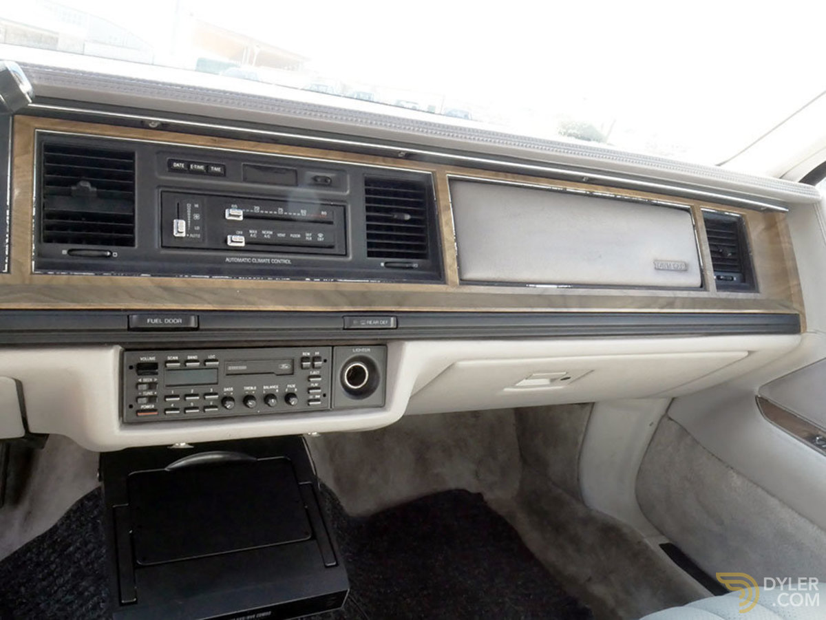 1992 Lincoln Town Car Limusina, foto 11
