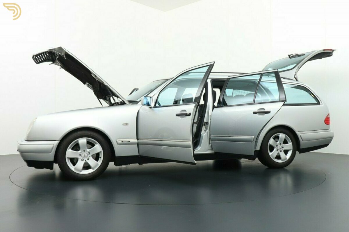 2000 Mercedes-Benz E 220 CDI Avantgarde Stationcar Youngtimer, foto 11