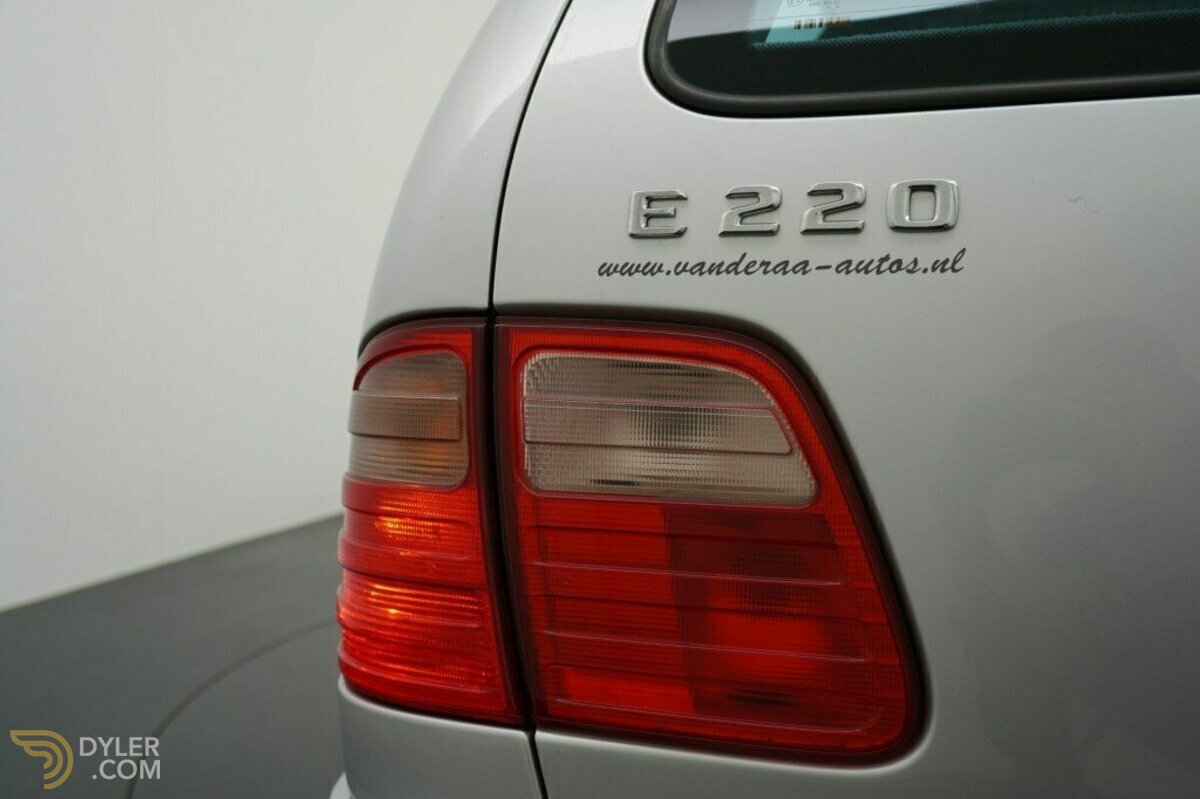 2000 Mercedes-Benz E 220 CDI Avantgarde Stationcar Youngtimer, foto 12