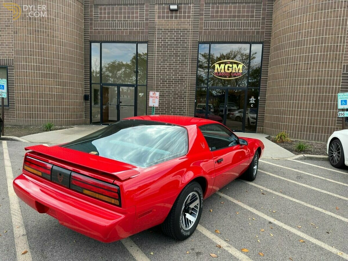 1992 Pontiac Firebird Formula 2dr Hatchback, foto 7