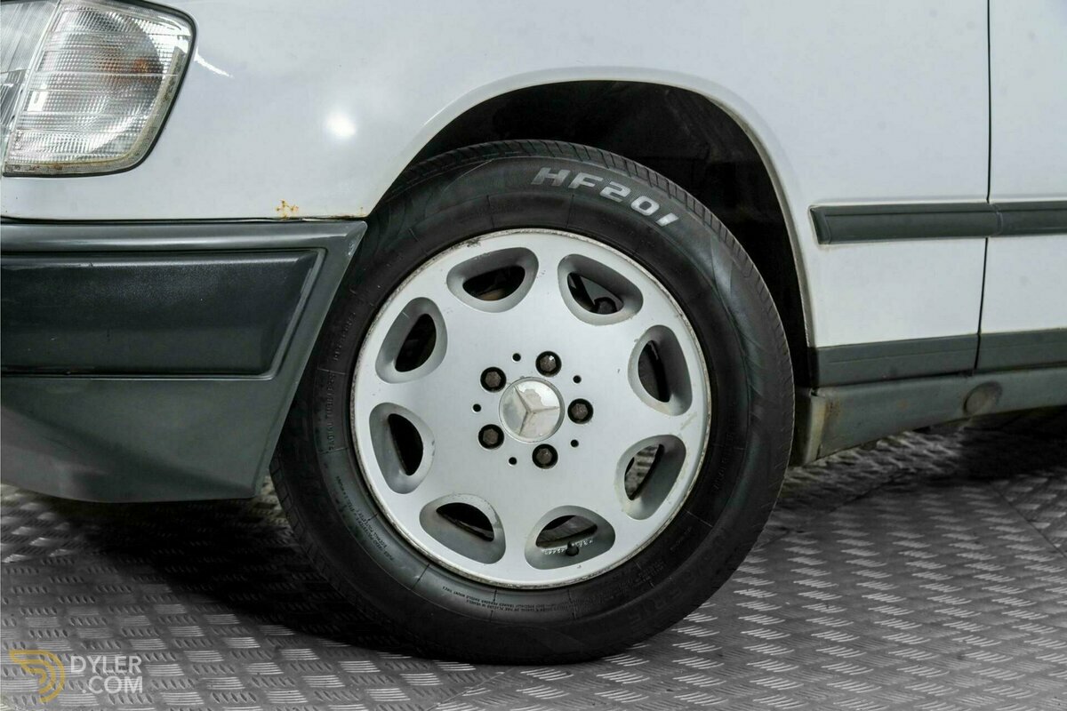 1986 Mercedes-Benz 200E, foto 4