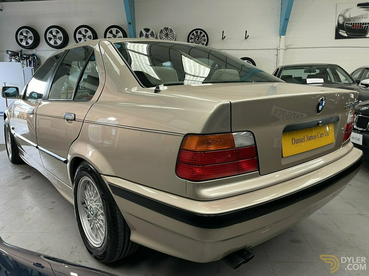 1992 BMW 325i SE 4dr Auto, foto 3