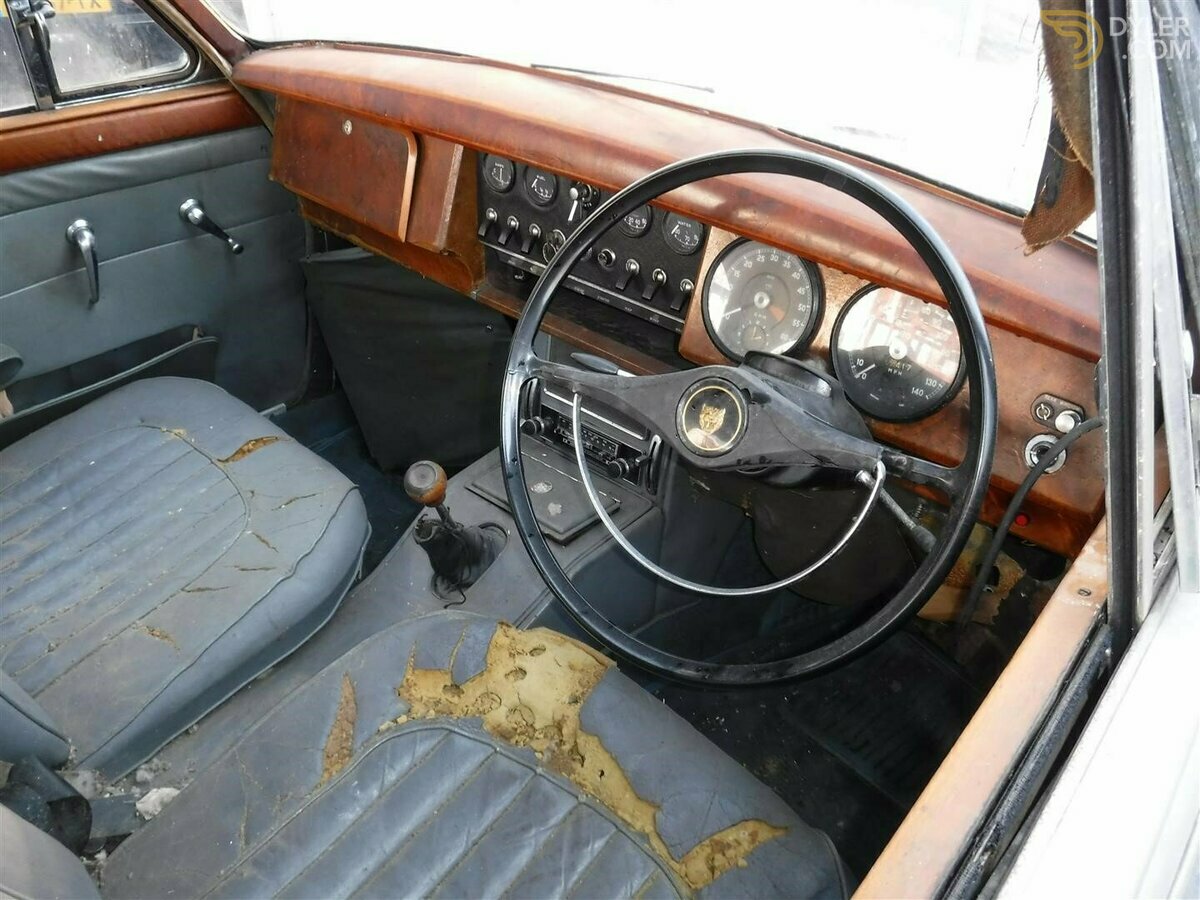 1966 Jaguar MK II to restore, foto 9