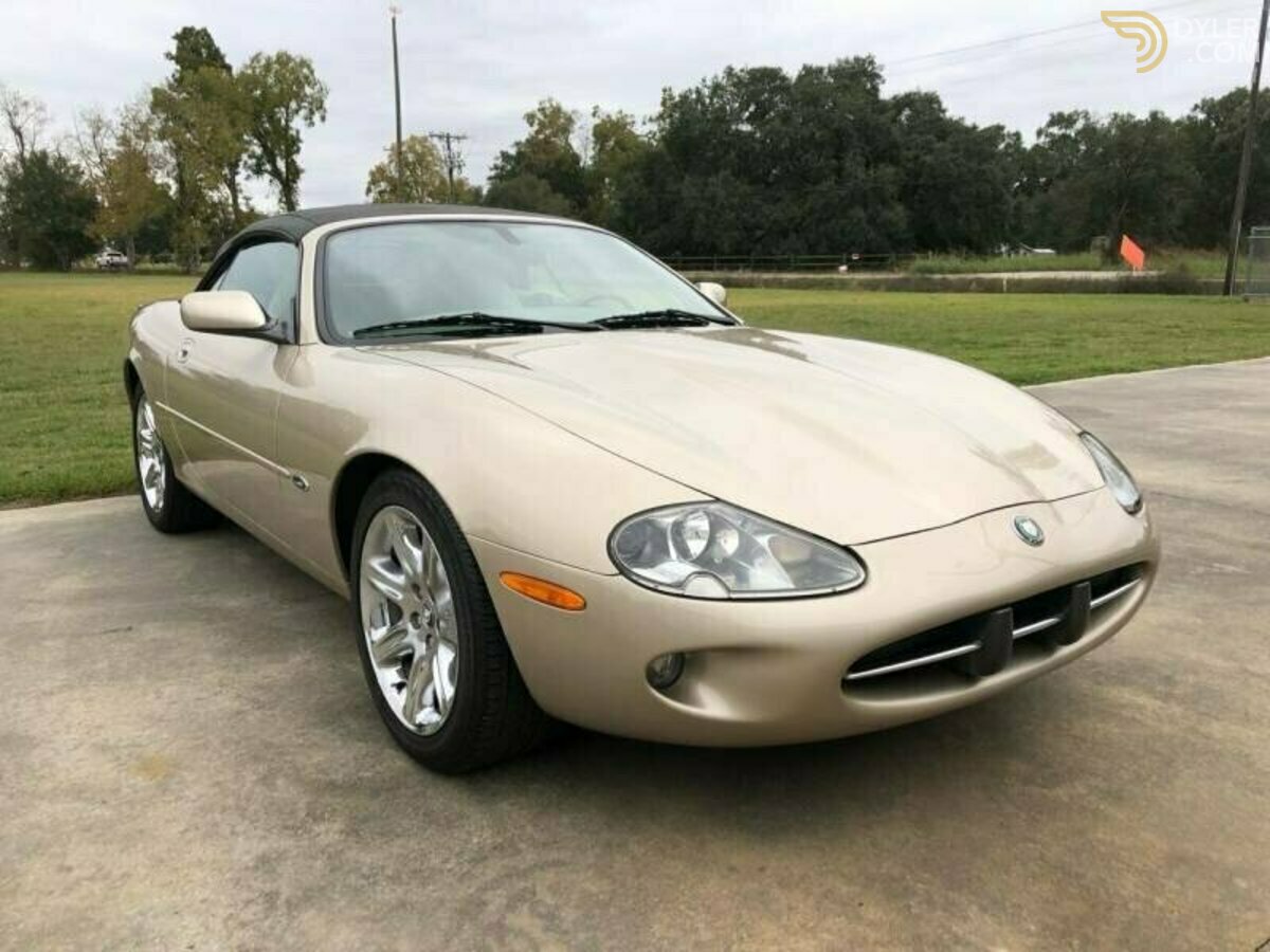 2000 Jaguar XK8, foto 1
