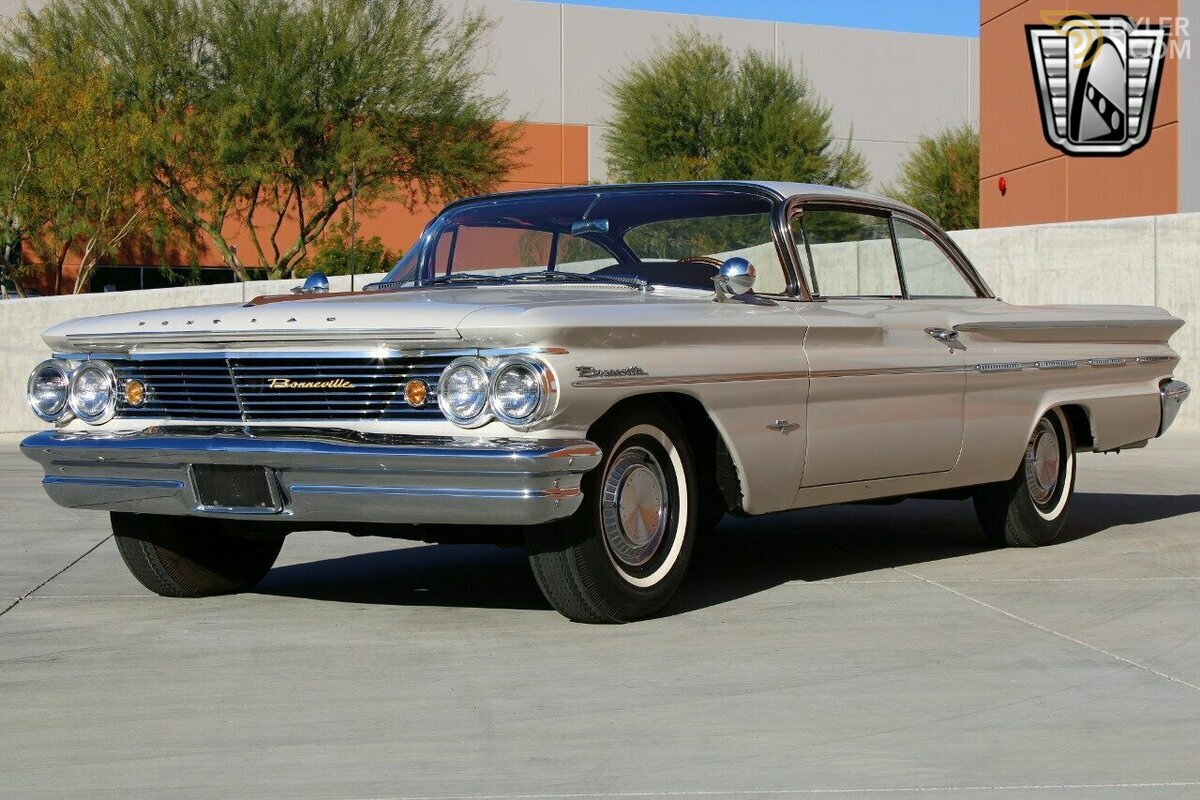 Classic 1960 Pontiac Bonneville For Sale. Price 31 000 USD - Dyler