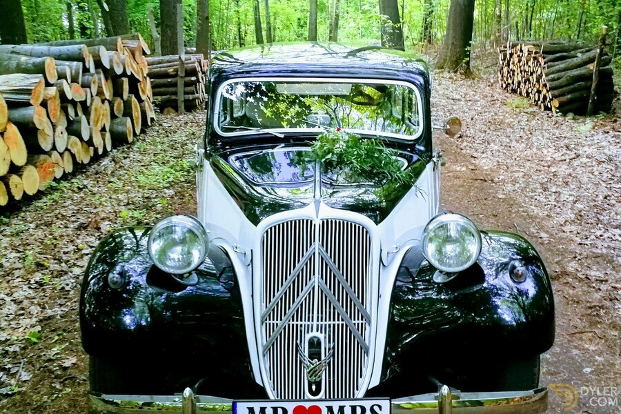 Classic 1954 Citroen Traction Avant For Sale. Price 35 000 eur Dyler